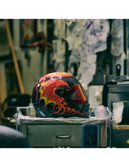 Capacete Bell x Grime Eliminator Carbon Mad Society | Iguana Custom