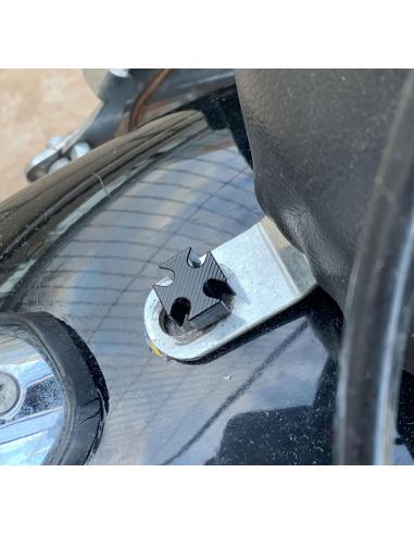 Comprar Pack Tornillo Cruz Negra Y Hembra Para Asiento De Harley Davidso a precio de oferta