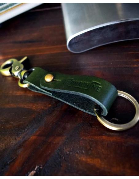 PORTA-CHAVES DOURADO COM PELE VERDE