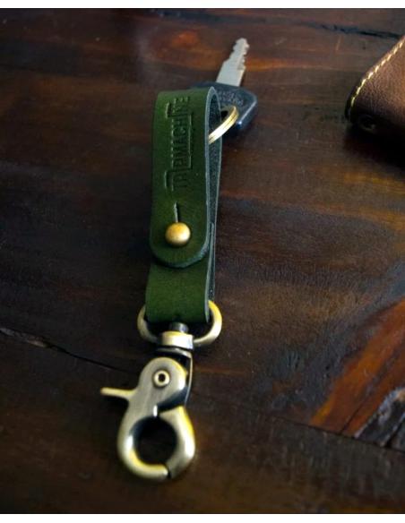 PORTA-CHAVES DOURADO COM PELE VERDE