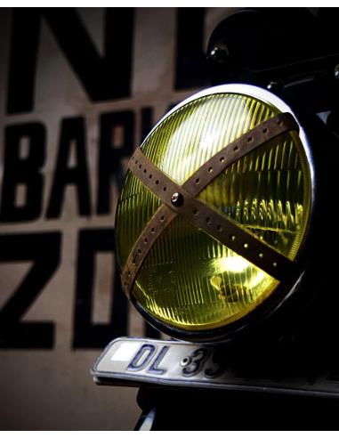 Comprar Cinta X En Cuero Marrón Tabaco Perforado Para Faros Café Racer De Trip Machine a precio de oferta