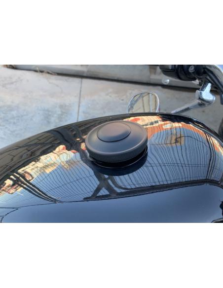 BOUCHON LISSE NOIR MAT POUR HARLEY AVEC CLÉ