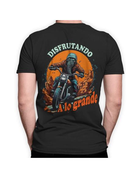 Comprar Camiseta Disfrutando A Lo Grande Masculina a precio de oferta