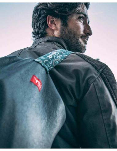 Comprar Bolsa Bandolera Portacasco Testa Con Tiras En Camuflaje a precio de oferta