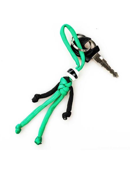 Comprar Llavero Biker Buddy Verde De Cuerda De Paracaidas Con Casco a precio de oferta