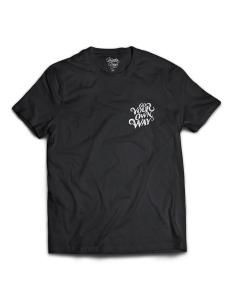 GO YOUR OWN WAY PARA HOMEM EM PRETO BY BETTER DAYS 2