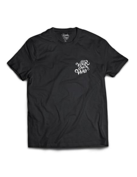 GO YOUR OWN WAY PARA HOMEM EM PRETO BY BETTER DAYS