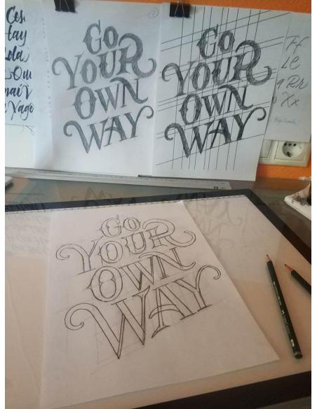 GO YOUR OWN WAY PARA HOMEM EM PRETO BY BETTER DAYS