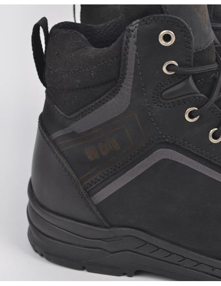 Acquista Stivali By City Sport Neri a prezzo scontato