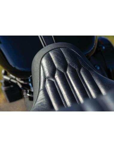 MUSTANG STANDARD TOURING SOLO SEAT FOR HARLEY-DAVIDSON LOW RIDER & SPORT GLIDE 2018-'21, DAGGER STYLE - BLACK