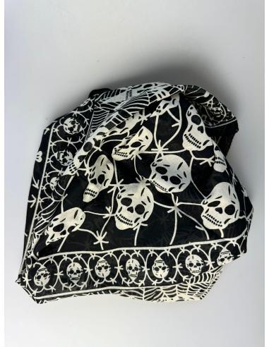 Comprar Pañuelo Grande Calaveras Y Telas De Araña a precio de oferta