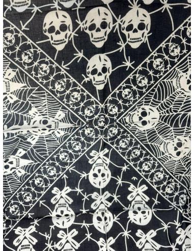Comprar Pañuelo Grande Calaveras Y Telas De Araña a precio de oferta