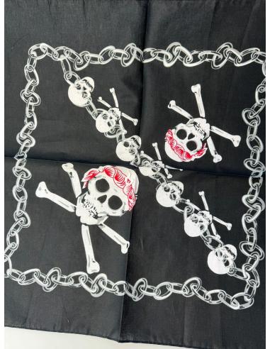 LENÇO BANDANA DE CRÂNIOS E CORRENTES