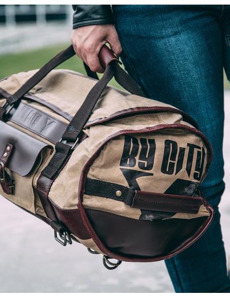 SAC À DOS DAKAR POUR MOTO : STYLE CLASSIQUE ET FONCTIONNALITÉ MODERNE