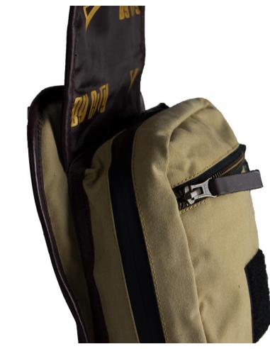 HORIZON MOTORCYCLE LEG BAG: RETRO STYLE AND FUNCTIONALITY