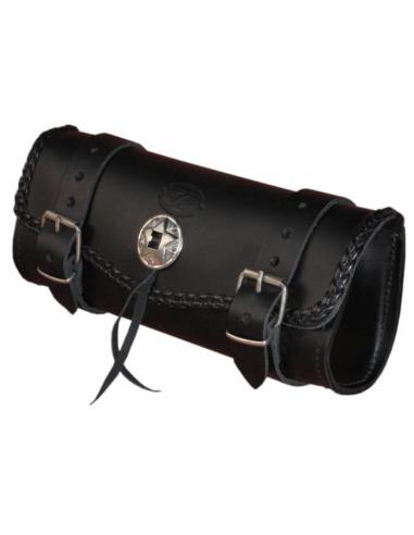 MEDIUM FLAT LEATHER ROLL WITH BRAIDING AND CONCHO