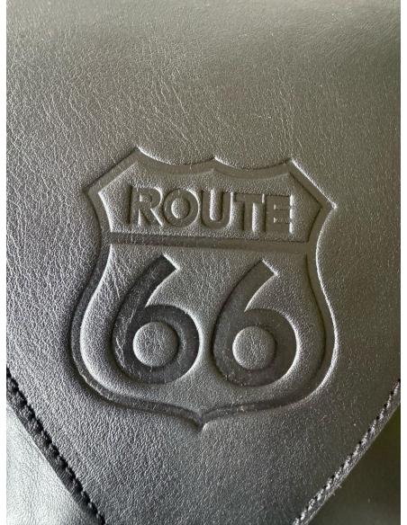 Comprar Bolsa De Pierna De Piel Cierre Solapa Con Hebilla Route 66 a precio de oferta
