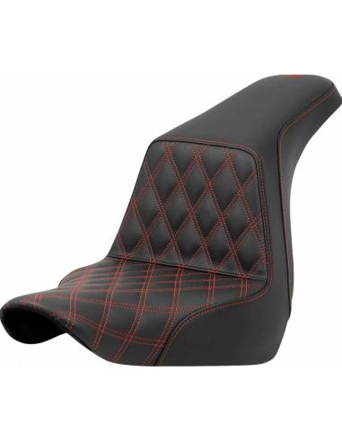 SELLE SADDLEMEN STEP-UP AVEC SURPIQÛRES ROUGE EN TREILLIS POUR HARLEY-DAVIDSON SOFTAIL