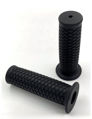 BLACK IGUANASKIN RUBBER FISTS-22MM-ICC